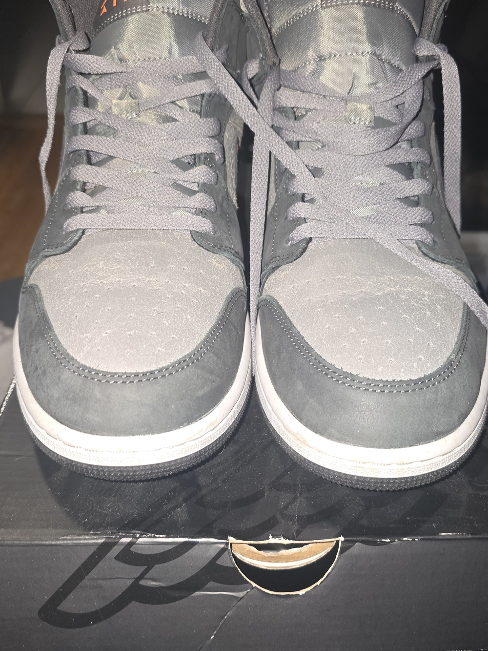 Air Jordan 1 Mid Mens Size 13